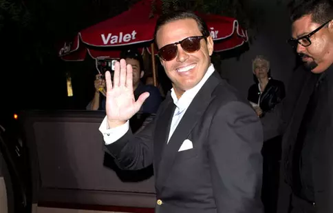 Luis Miguel s-a refugiat în alcool din cauza depresiei