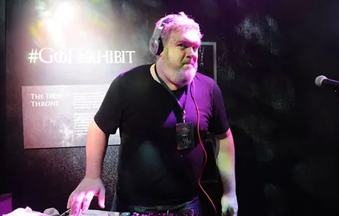DJ Hodor: actorul Kristian Nairn a scos primul single