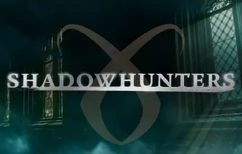 A apărut primul trailer al serialului „Shadowhunters”