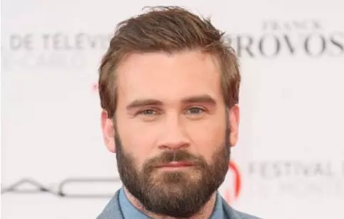 Serialul „Taken” a recrutat un actor din „Vikingii” pentru rolul Bryan Mills