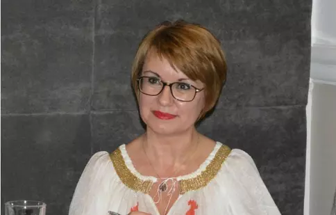 Camelia Cavadia va participa la „Festival du premier Roman”