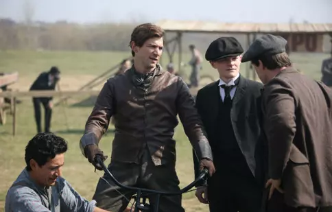 Interviu cu Michiel Huisman: „Credeam că Harley-Davidson e un singur tip”
