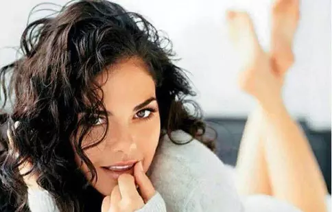 Cu cine se iubeşte Livia Brito din “Fiorella, spune da!”?