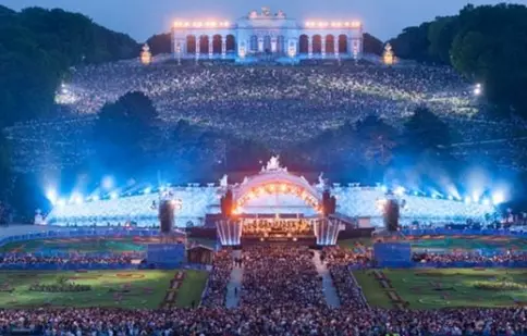 TVR 2 transmite Concertul de vară de la Palatul Schönbrunn
