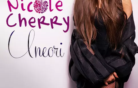Nicole Cherry a lansat videoclipul „Uneori”