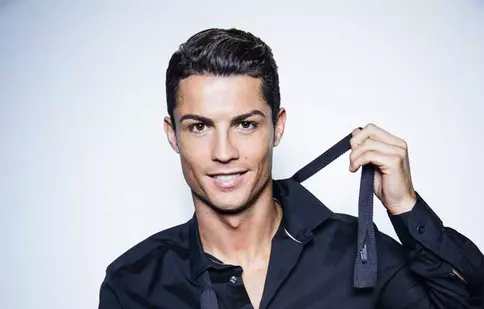 FOTO. Cristiano Ronaldo își prezintă gemenii