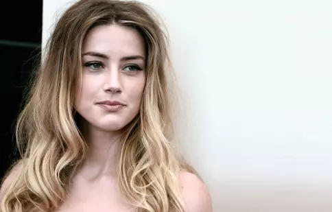 Amber Heard nu are noroc și pace! S-a despărțit și de miliardarul Elon Musk
