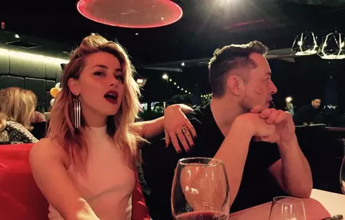 Elon Musk și Amber Heard sunt din nou împreună