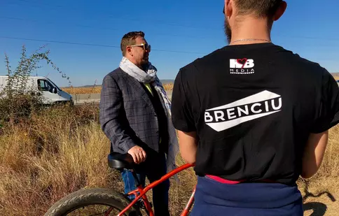 Horia Brenciu a mers 40 de kilometri pe bicicletă  pentru clipul piesei „Sunt cine vreau să fiu”