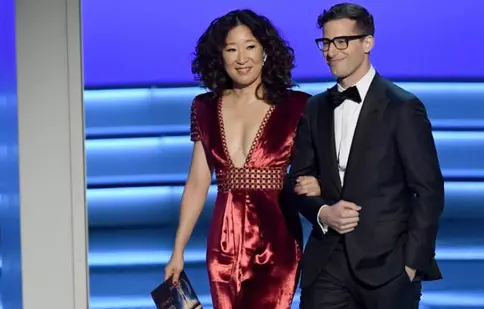 Sandra Oh și Andy Samberg vor fi gazdele Globurilor de Aur 2019