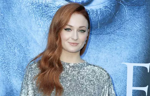 Sophie Turner s-a confruntat cu stări de depresie după ce „Game of Thrones” a atras numeroase critici