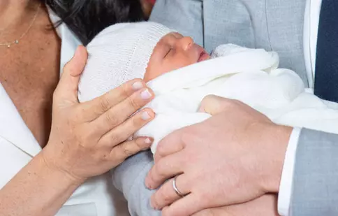 Prințul Harry și Meghan Markle au anunțat numele primului lor copil