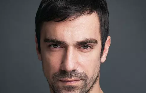 Ibrahim Çelikkol, din serialul „Vieţi la răscruce”, va fi tată