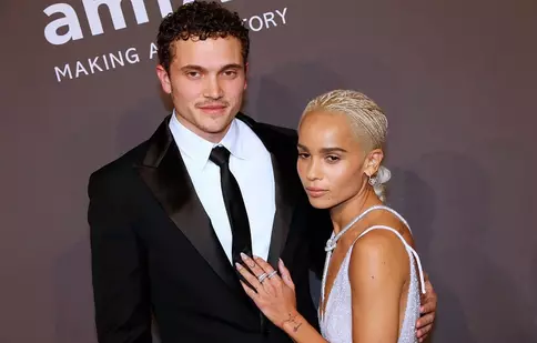 Actorii Zoe Kravitz şi Karl Glusman s-au căsătorit în secret la Paris