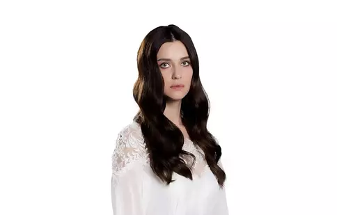 Cine este frumoasa İrem Helvacıoğlu, protagonista serialului turcesc „Lacrimi la Marea Neagră”