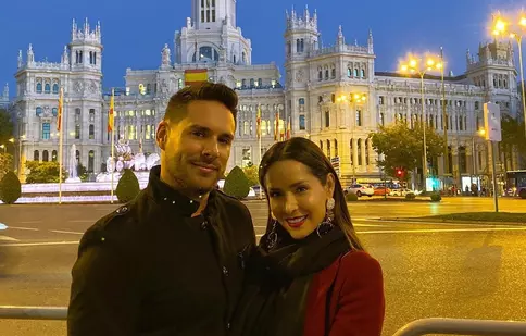 GALERIE FOTO. Actrița Carmen Villalobos și soțul ei petrec luna de miere prin Europa