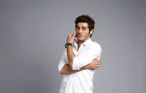 Burak Denz va juca în serialul produs şi scris de Özcan Deniz