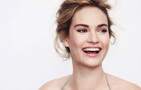 Actrița Lily James, din „Război și pace”, va juca într-o nouă mini-serie