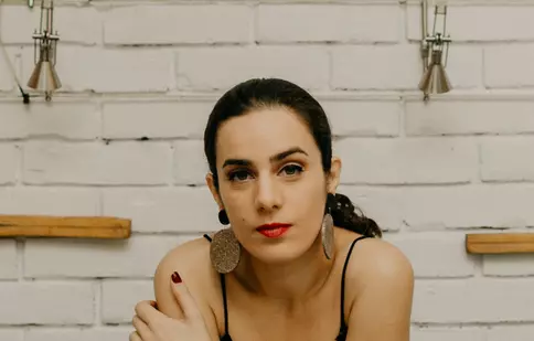 INTERVIU. Irina Sârbu: „Îmi testez limitele de virtuozitate și mă scald într-o muzică minunată, pe care o iubesc”