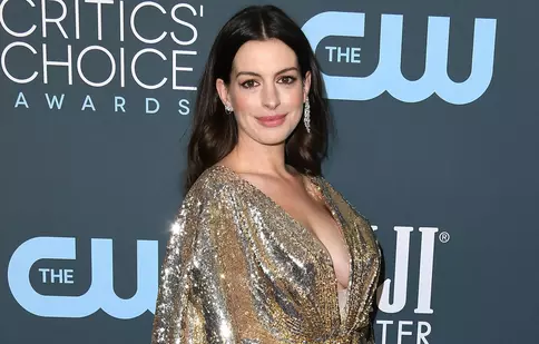 Anne Hathaway are un nou proiect. Actrița îi va da viață scriitoarei și jurnalistei Pamela Druckerman