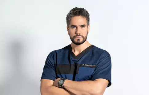 Daniel Arenas îi aduce un omagiu profesiei tatălui său cu rolul din „Dragoste de gardă”