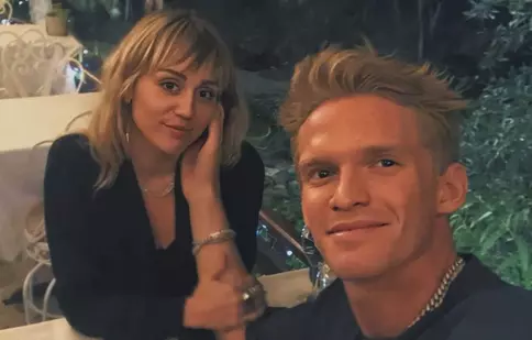 Miley Cyrus nu are noroc în dragoste! Artista și Cody Simpson s-au despărțit după 10 luni de relație