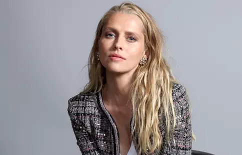 Teresa Palmer, din serialul HBO „Cartea pierdută a vrăjitoarelor”, e din nou însărcinată