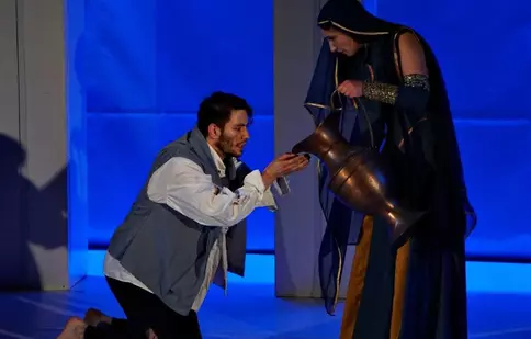 “Hoţul de mărgăritare” într-un program online pascal la Teatrul “Stela Popescu”