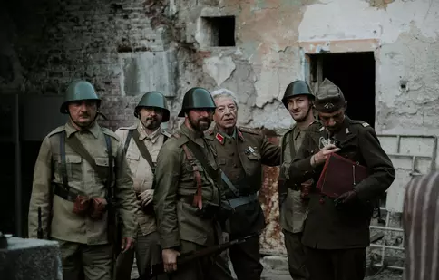 Film eveniment, în seara asta, la Prima TV: „Între chin și amin”, pelicula românească cu 51 de premii internaționale