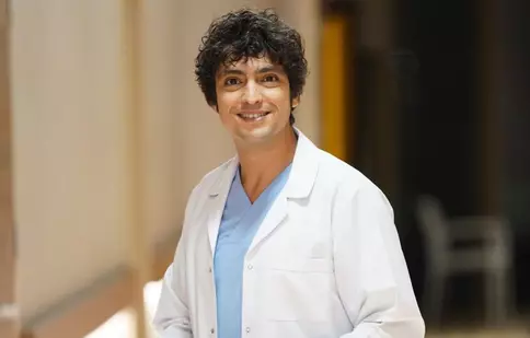 Taner Ölmez, Doctorul Minune din serialul de la Kanal D, i-a cucerit pe fani cu poza fetiței sale. E adorabilă!