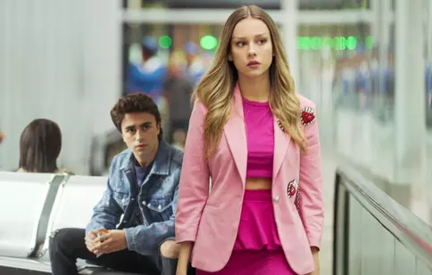 5 seriale de dragoste de pe Netflix pe care le poți urmări într-o noapte