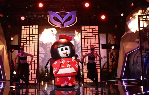 O nouă demascare la Masked Singer România. Detectivii au ghicit cine se ascundea sub masca Gheișei
