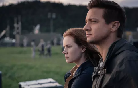 Filme la TV azi, 26 noiembrie: „Primul contact”, „Întuneric total”, „Fereastra secretă”