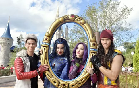 20 noiembrie este ziua „Descendenților” la Disney Channel. Cele trei filme și un episod special, difuzat în premieră, vor fi pe post sâmbăta aceasta