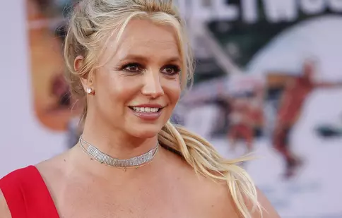 Britney Spears a pozat aproape goală, în camera ei. „Sunt doar un om...”