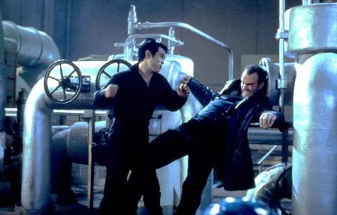 Filme la TV azi, 20 decembrie: „Unicul”, „Primul contact”, „Fete rele 2”, „Ninja 2: Răzbunarea”