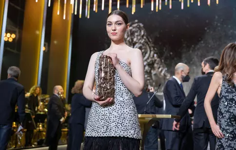Premiile César 2022. Talentata Anamaria Vartolomei a primit premiul pentru Cea mai promițătoare actriță