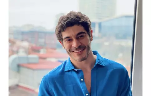Cine e Burak Deniz, actorul care va juca în serialul „Dragoste fără cuvinte” de la Pro 2