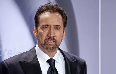 Primele imagini cu Nicolas Cage în rolul lui Dracula. Transformarea este uluitoare