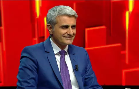 Robert Turcescu, invitat la „40 de întrebări cu Denise Rifai”.  „Care a fost cel mai penibil moment trăit în direct?”