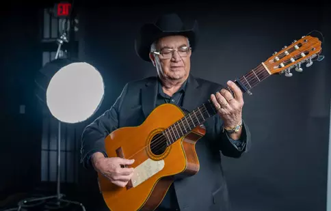 Eliades Ochoa, fondator al Buena Vista Social Club, vine la TIFF2022