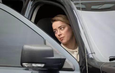 Amber Heard, confruntată cu înregistrări și fotografii la procesul cu Johnny Depp. Ce spune despre bătăile primite de la actor
