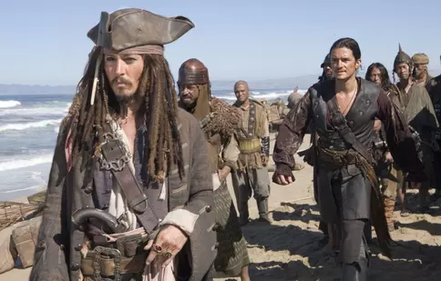 Cu ce sumă record îl îmbie Disney pe Johnny Depp pentru a-și relua rolul din „Pirații din Caraibe”