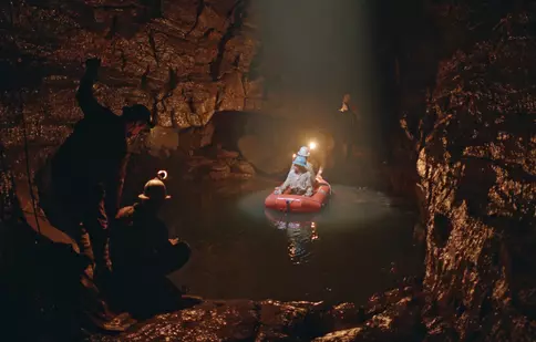 „Grota”, film premiat la Festivalul de la Veneția, ajunge la cinema. Când e premiera