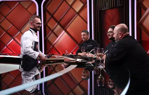 „Chefi la cuțite” 2022. Cine este Adrian Stroe, cuțitul de aur al lui Cătălin Scărlătescu