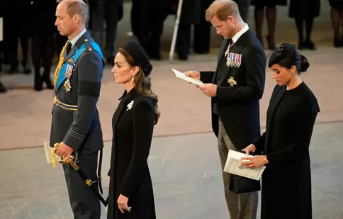 De dragul reginei! Prinții William și Harry, primul pas clar spre împăcare. Ce-au făcut după ce au întâmpinat sicriul bunicii lor