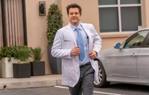 „Doctorul Moarte”, un serial true crime, cu o distribuție de excepție, în premieră exclusivă la AXN