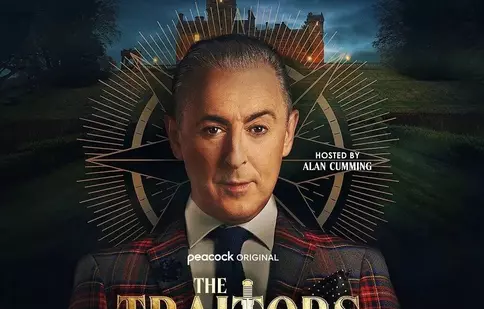 „The Traitors”. Când am putea vedea în România show-ul inedit prezentat de Alan Cumming, din „Soția perfectă”