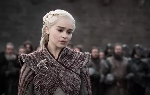 Emilia Clarke, îngrozită de scenele intime cu Jason Momoa din „Game of Thrones”. „Nu știam că trebuia să joc goală”