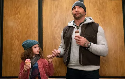 Cine va juca în continuarea filmului „My Spy”, cu Dave Bautista și Chloe Coleman